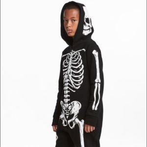 H&M kids skeleton onesie size 8-10💀